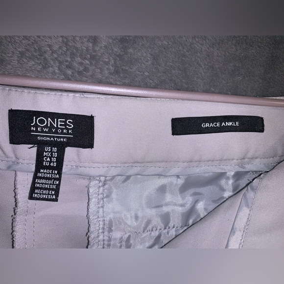 Jones New York light gray Signature dress pants size 10 - Picture 3 of 4